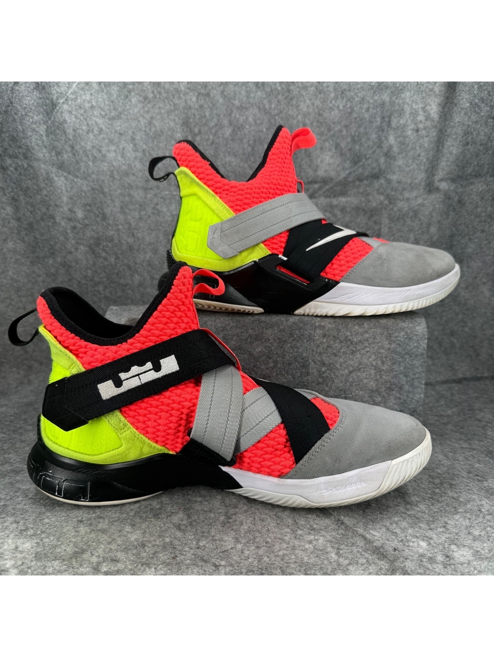 Nike Lebron Soldier 12 Hot Lava Basketball Shoes AO4054-800 Men Size 11 262
